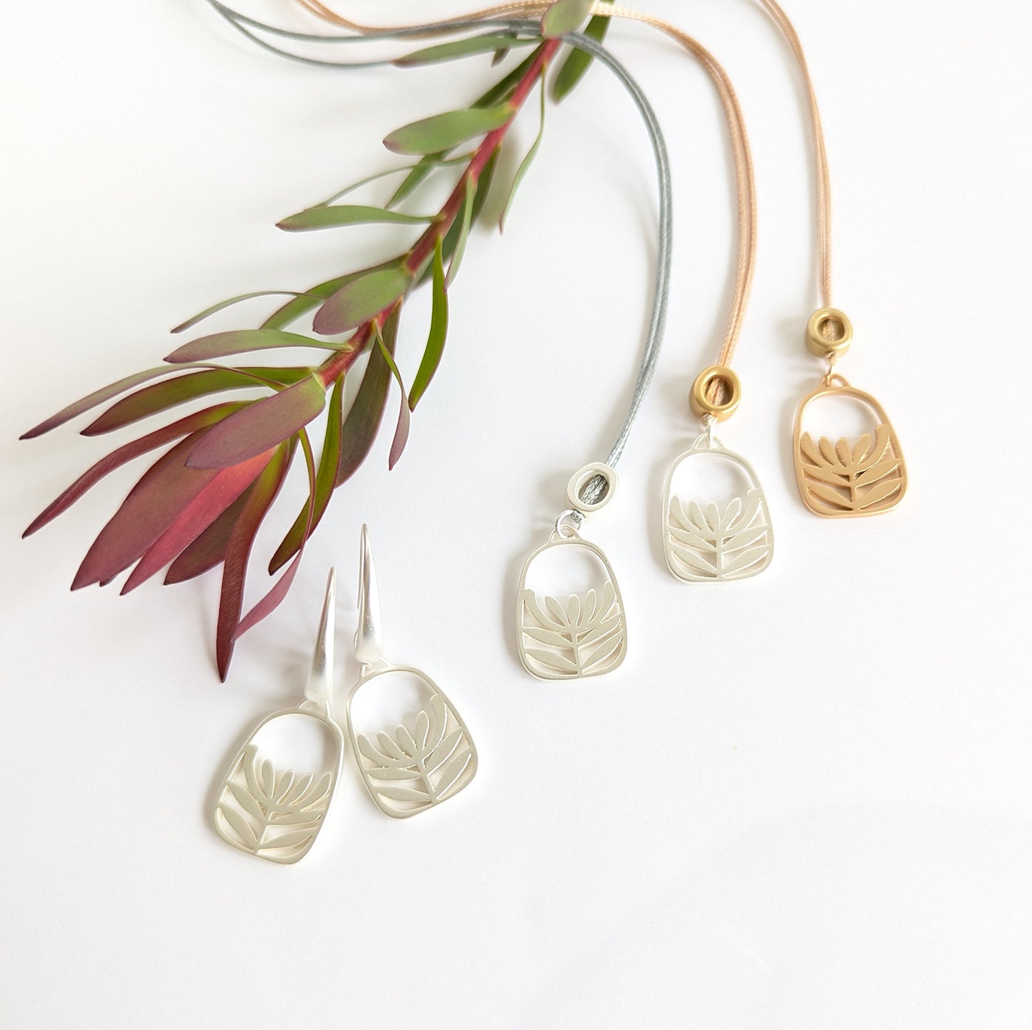 Leucadendron cord necklace