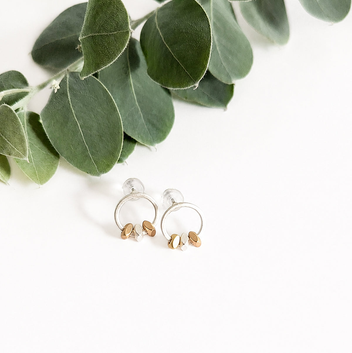 Small Circle Stud & Spacer Bead Features