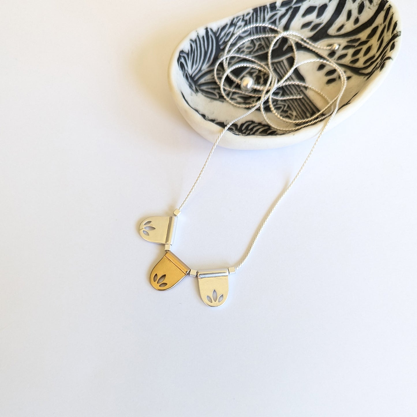 3 Flag Chain Necklace