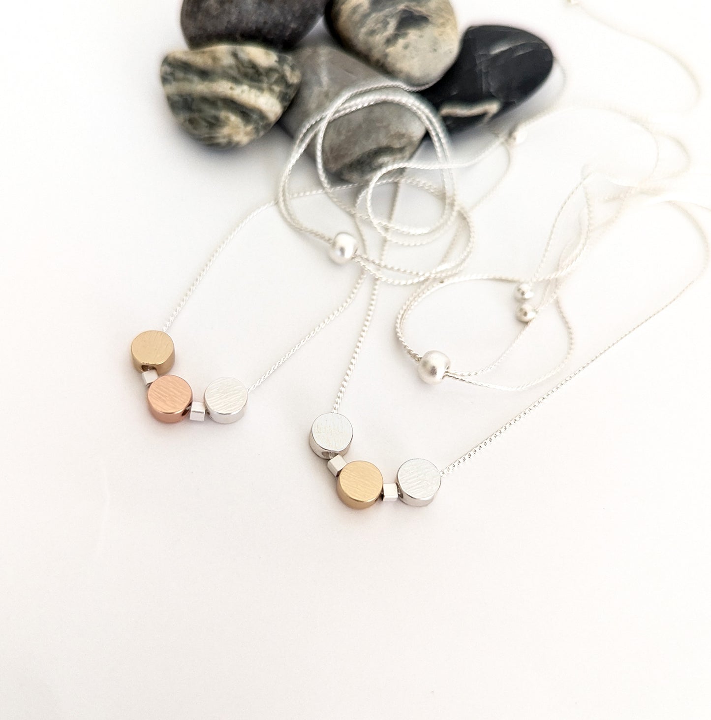 Three Dots on Chain Necklace