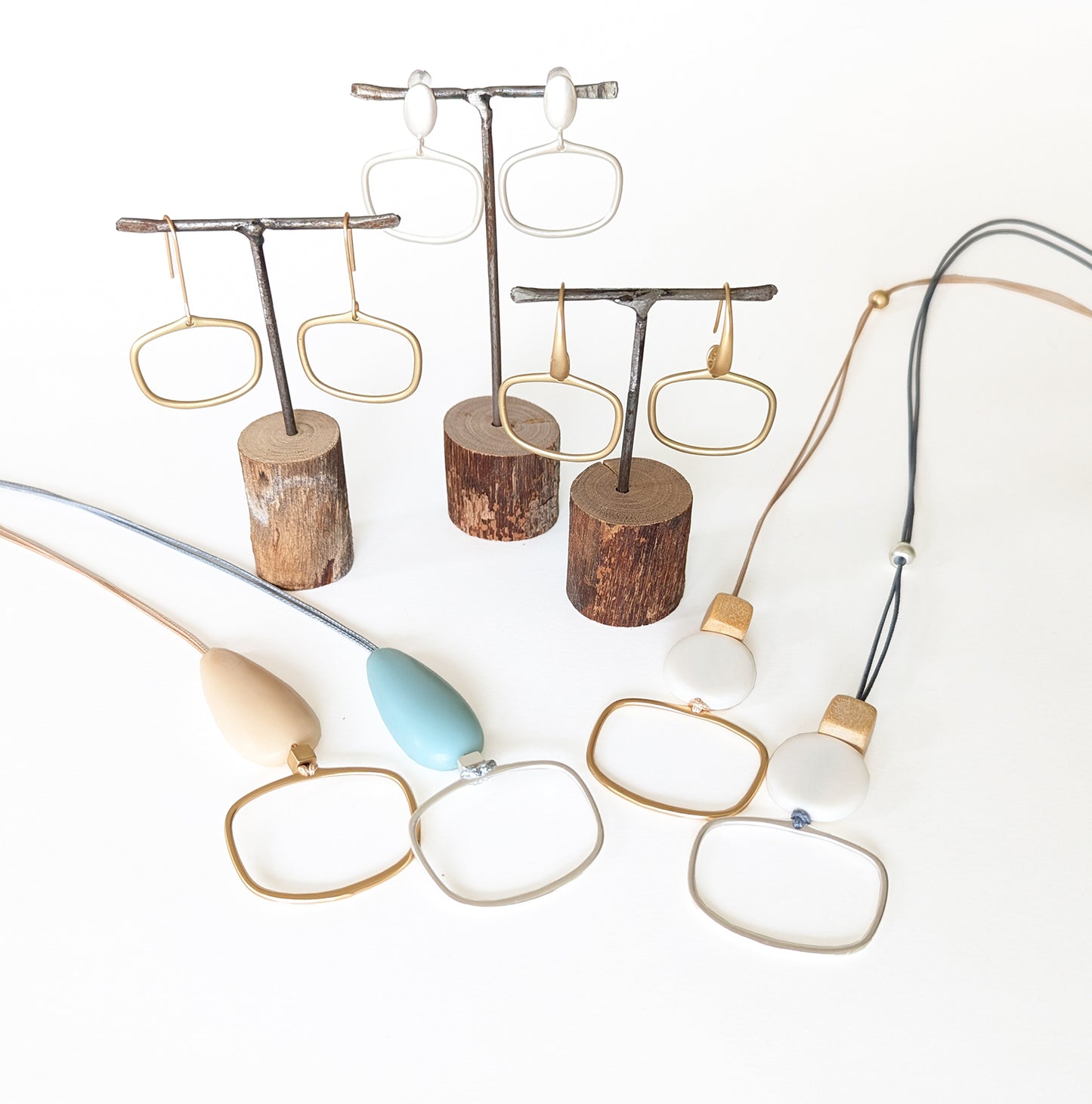 Nordic Ring Chunky Hook Earrings (1060ss, 1060gg)