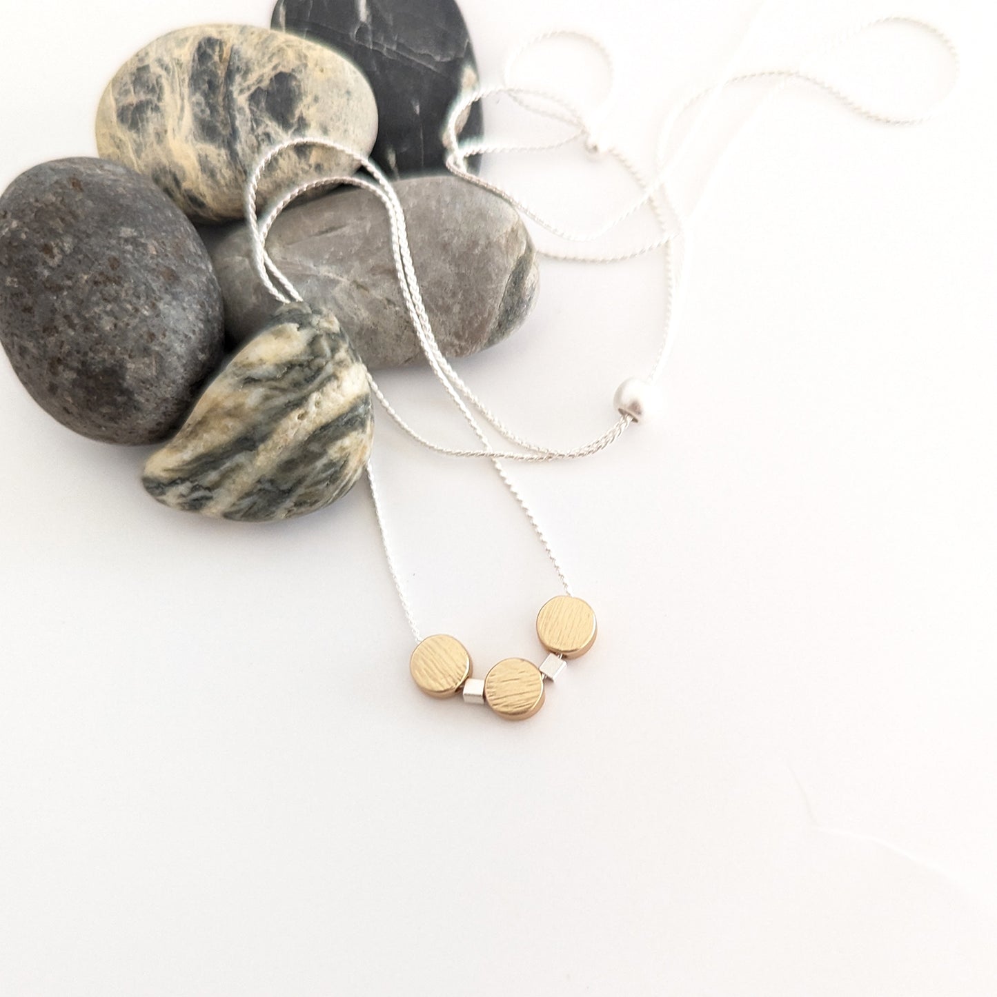 Three Dots on Chain Necklace