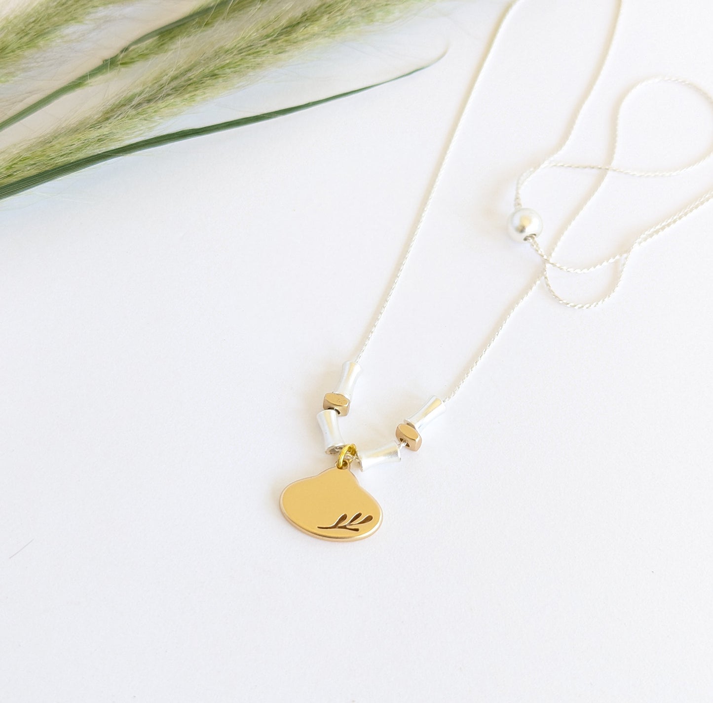Oval Leaf Chain necklaces