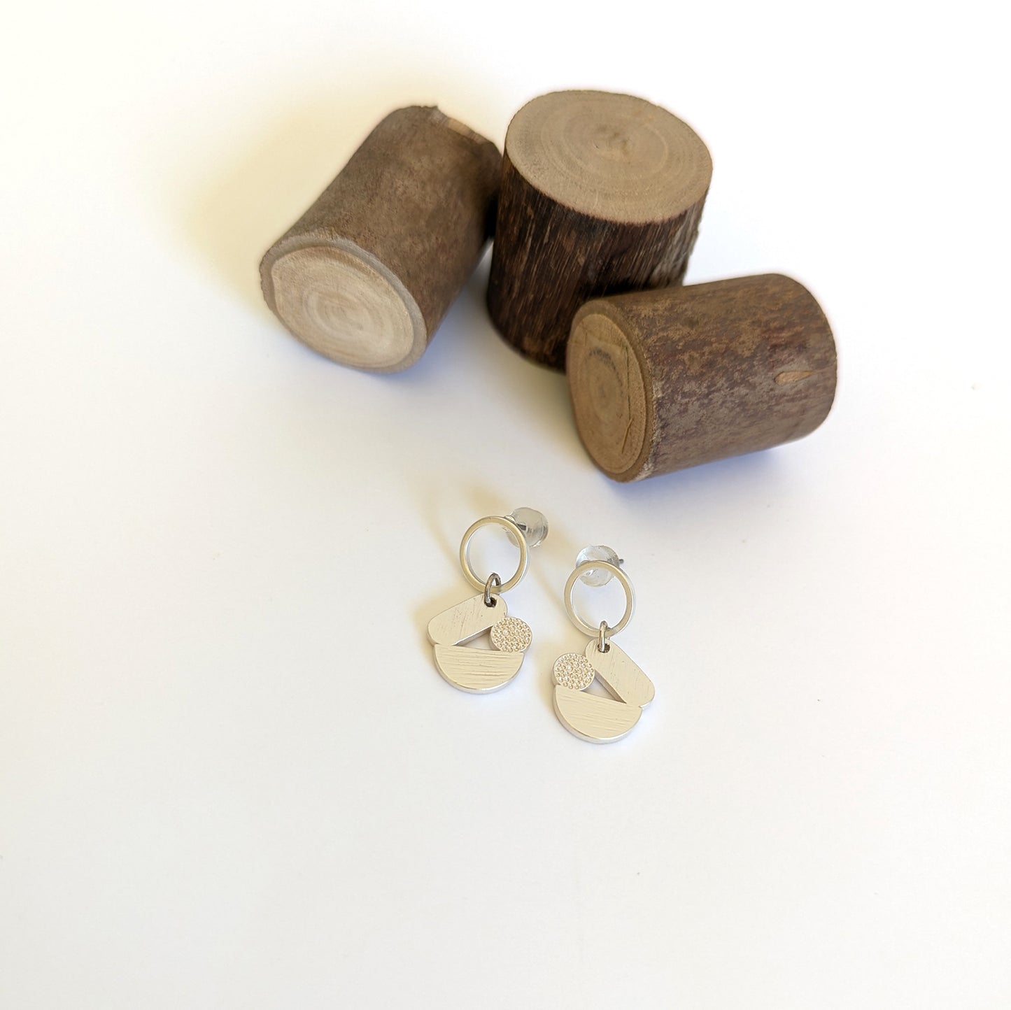 Mixed shape studs