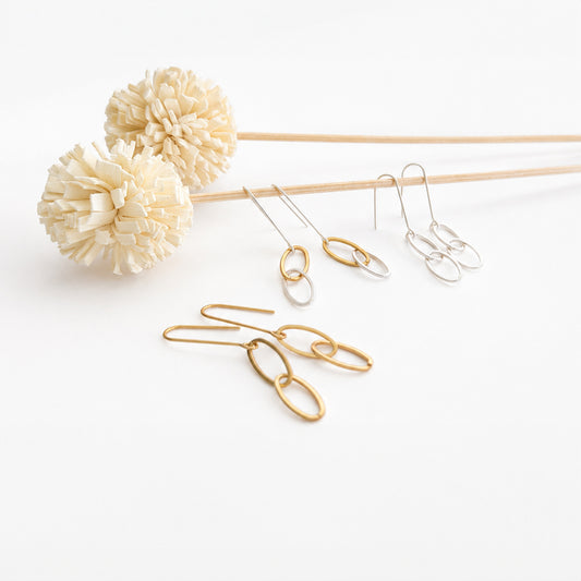 Linked oval hook earrings