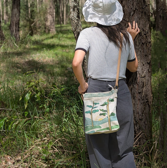 Setting Cross Body Linen Bag