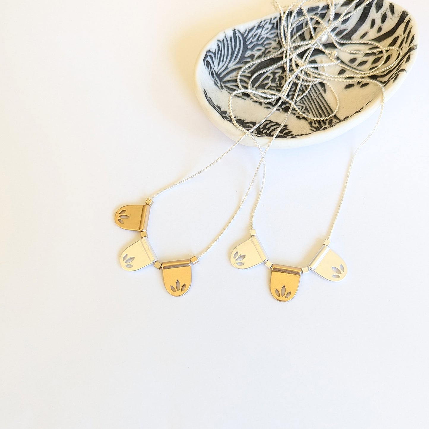 3 Flag Chain Necklace