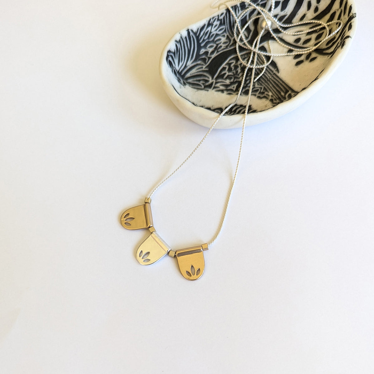 3 Flag Chain Necklace