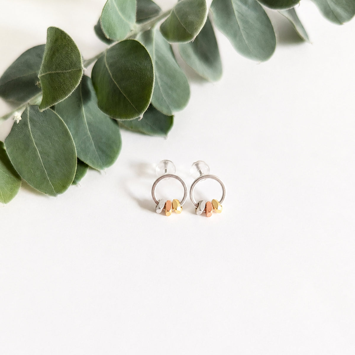 Small Circle Stud & Spacer Bead Features