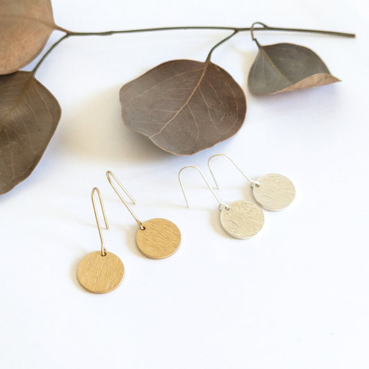 Short hook textured disc earring