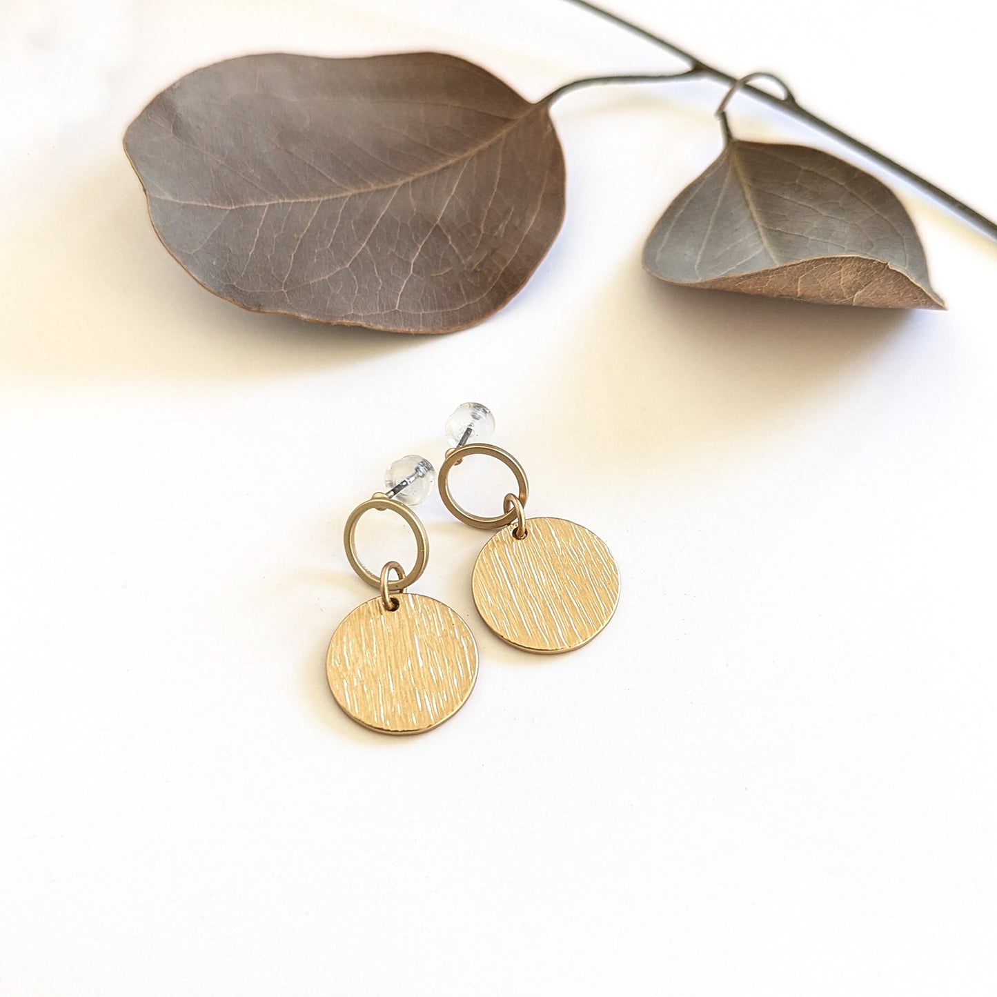 Textured disc stud earrings