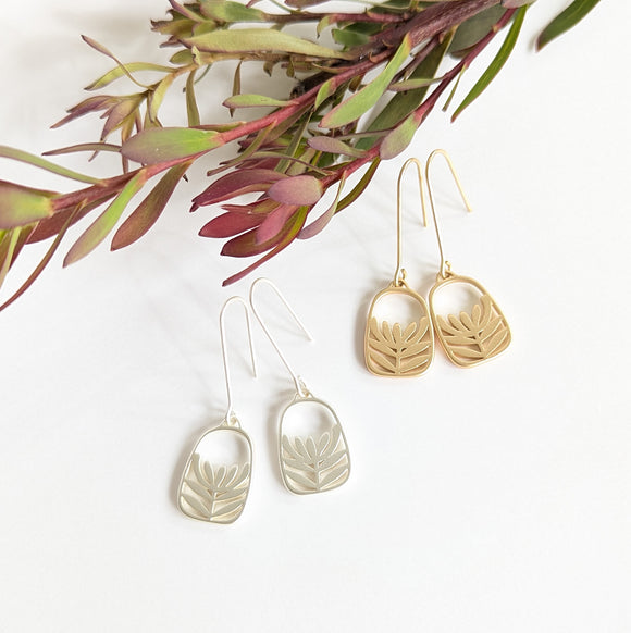 Leucadendron short hook earring