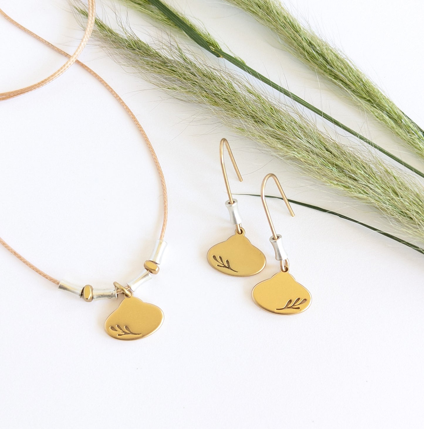 Oval Leaf Necklace
