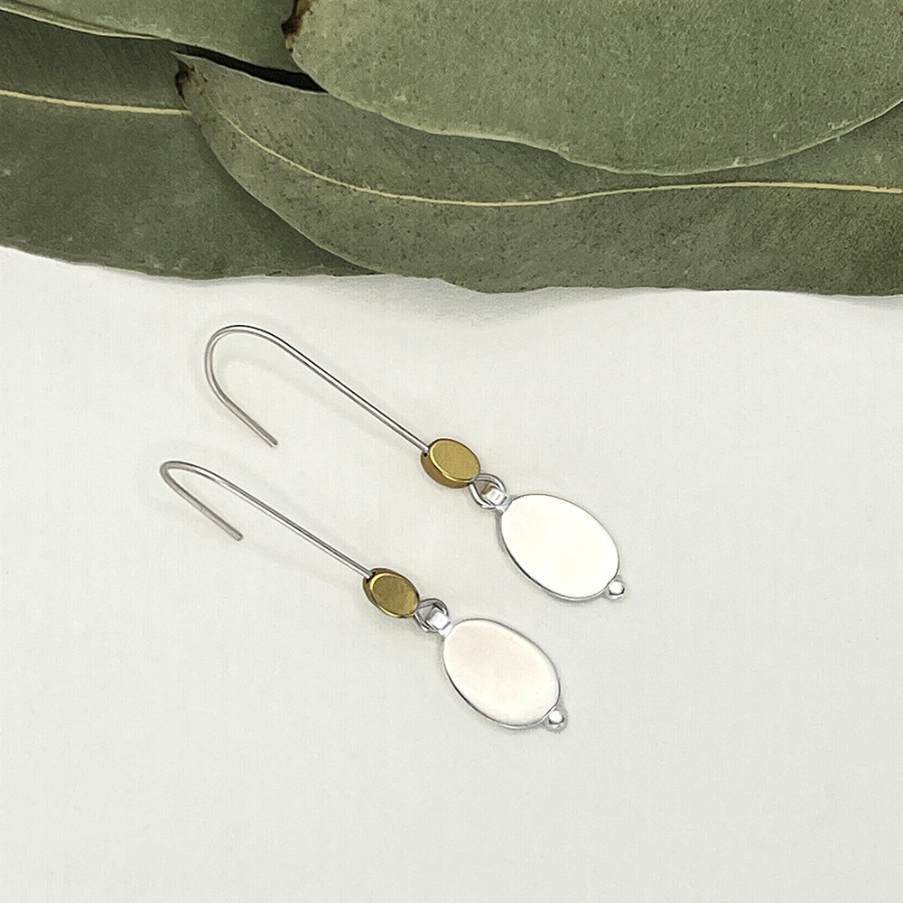Oval shield & Oval straight hook earring